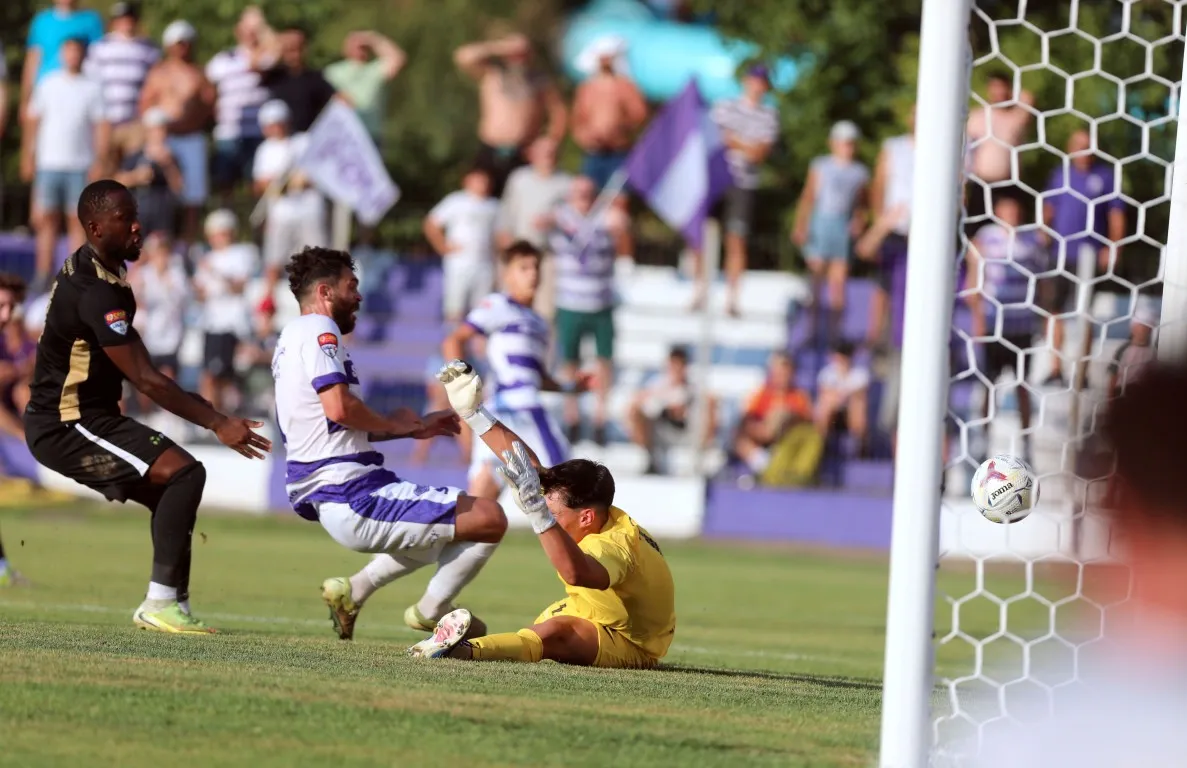 Liga 2 2026 2027 Politehnica Timisoara Chindia Targoviste Foto Actiune — fotografie sportivă, Timișoara