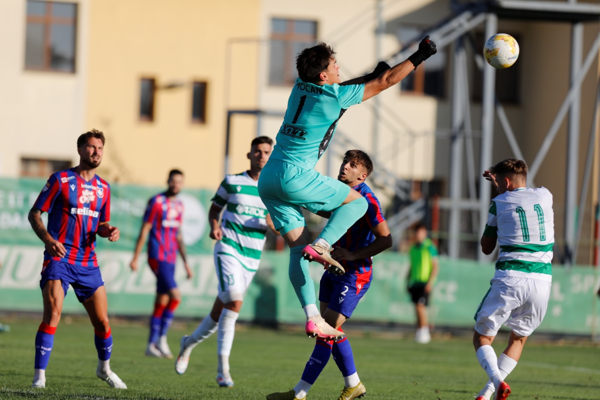 Meciul de fotbal dintre echipele CSC Dumbravita si F.C. Bihor Oradea, contand in faza play off din Cupa Romaniei Betano , disputat pe stadionul Stefan Dobay din Dumbravita , miercuri, 27 august 2025